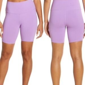 ALO Yoga Purple Biker Shorts High-Waisted / size S